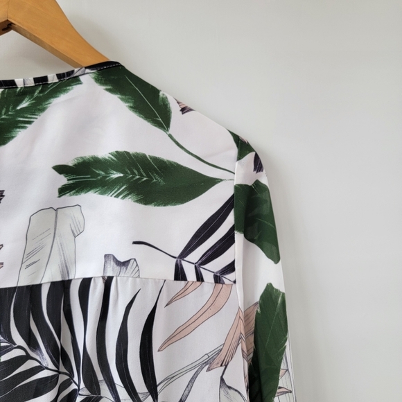 Milly Kia Silk Blouse Size 10 Green White Pink 100% Wrap Peplum Floral Top - Picture 12 of 16